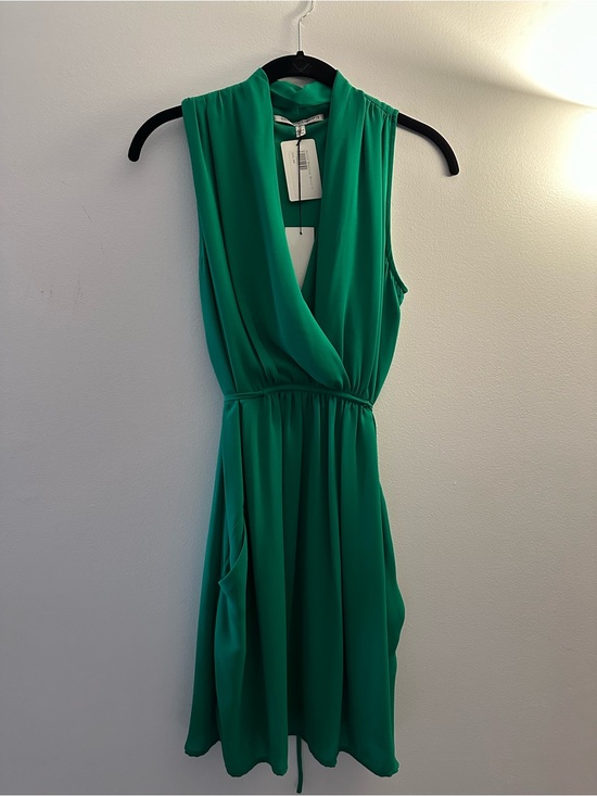 Collective Concepts Dresses & Skirts - Collective Concepts Emerald Green Sleeveless Surplice Midi Dress